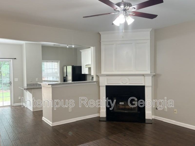 904 Prestwyck Ct - Photo 3 of 18