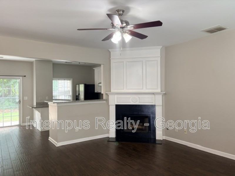 904 Prestwyck Ct - Photo 4 of 18