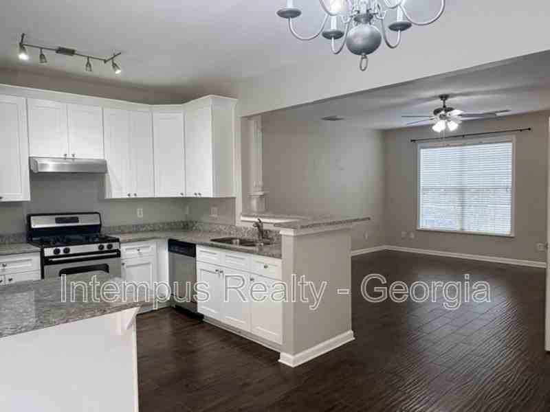 904 Prestwyck Ct - Photo 5 of 18