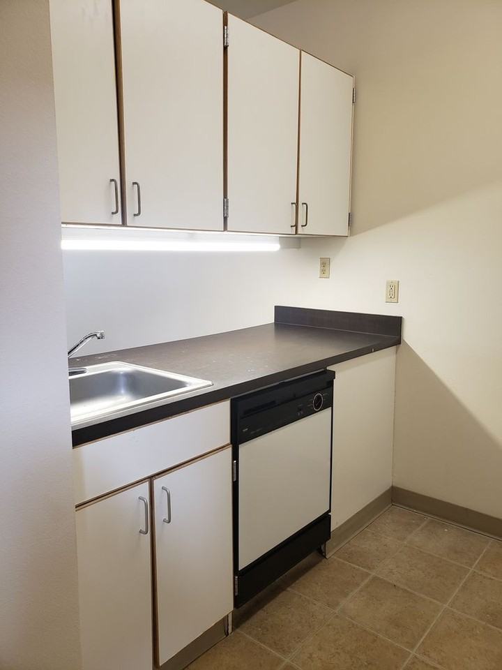 640 E. 15th Ave. - Photo 3 of 24