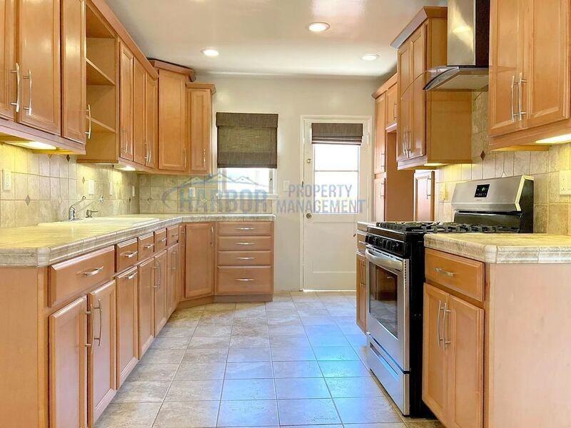 25719 Belle Porte Ave - Photo 4 of 18