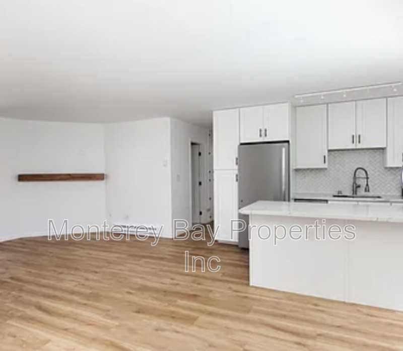 825 Balboa Ave #107 - Photo 3 of 11