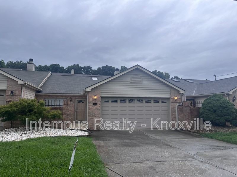 813 Villaview Way - Photo 2 of 26