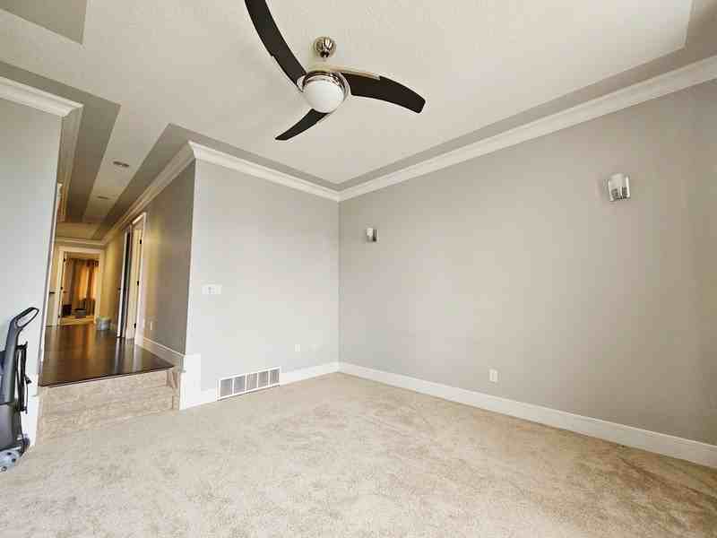 546 Albany Way Nw - Photo 3 of 32