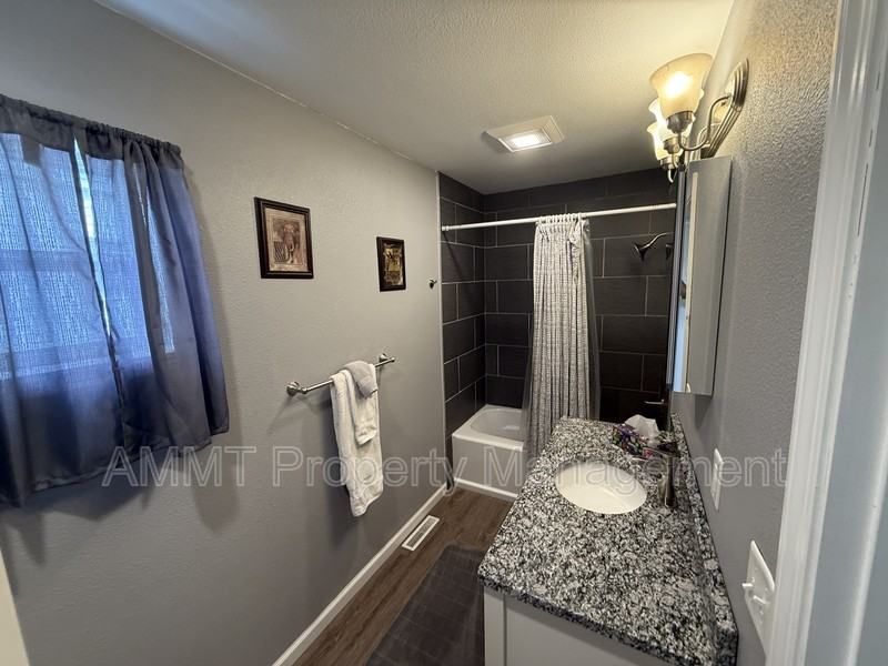 3149 Grove Ct Se - Photo 4 of 22