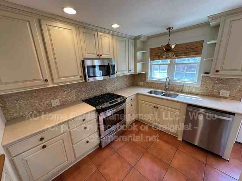 7208 Jefferson St - Photo 6 of 39