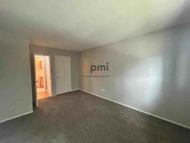 105 Harrington Ave #6 - Photo 7 of 13