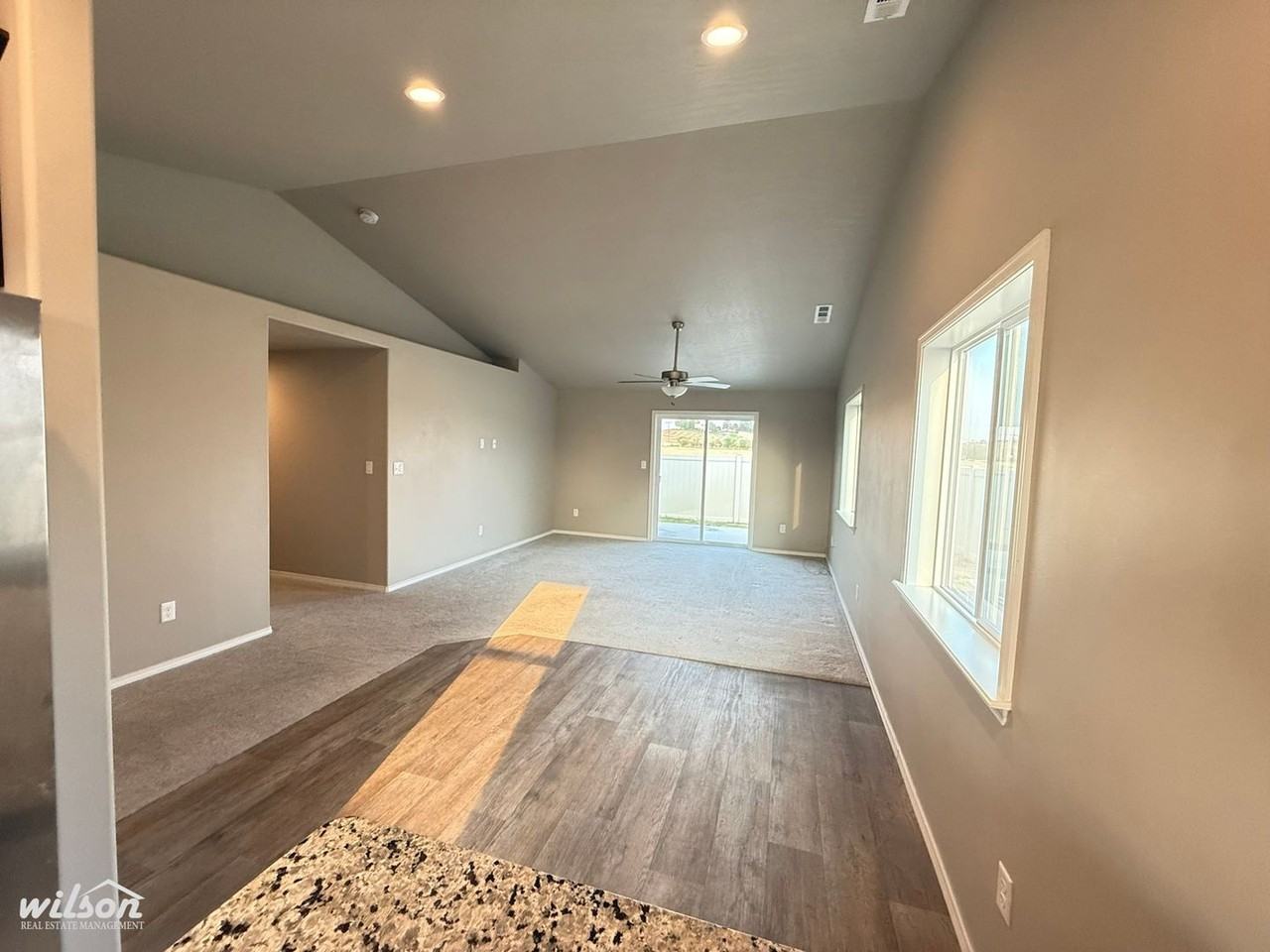 1912 S 62nd Ave - Photo 5 of 15