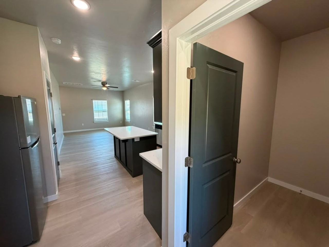 2502 Sw H Ave - Photo 7 of 15