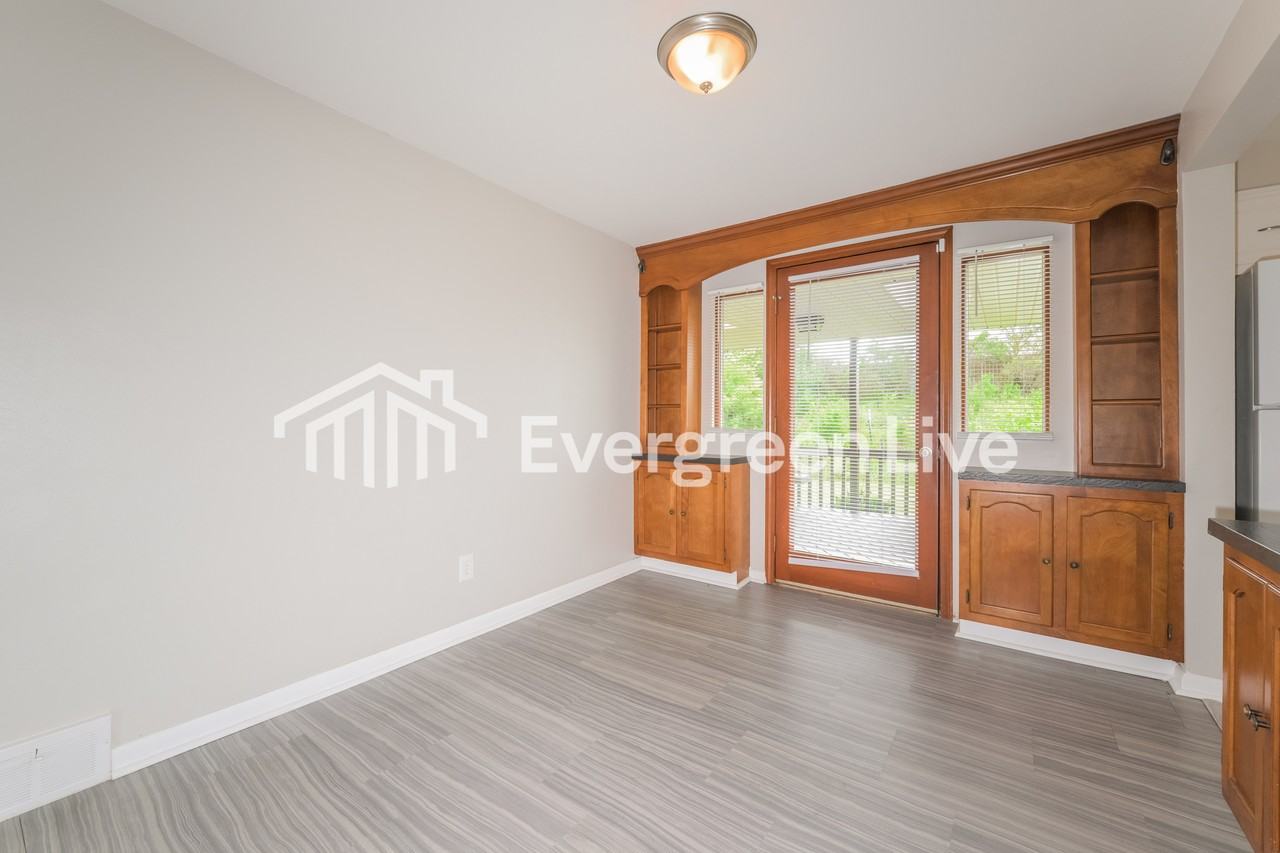 4709 Lolly Dr - Photo 6 of 13