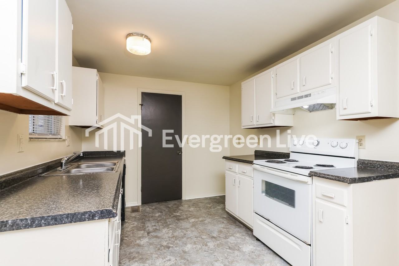 5974 Chambersburg Rd - Photo 6 of 15