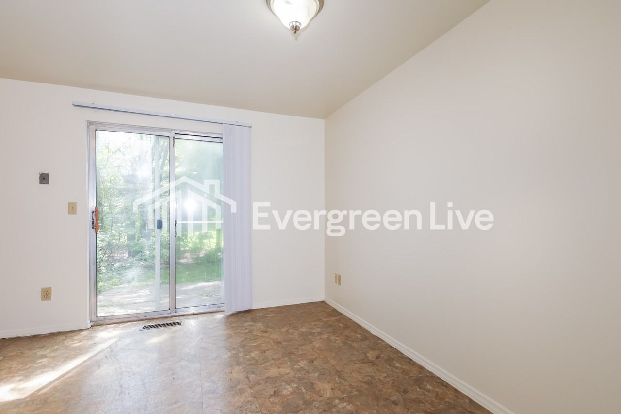 8072 Mount Everest St - Photo 6 of 15