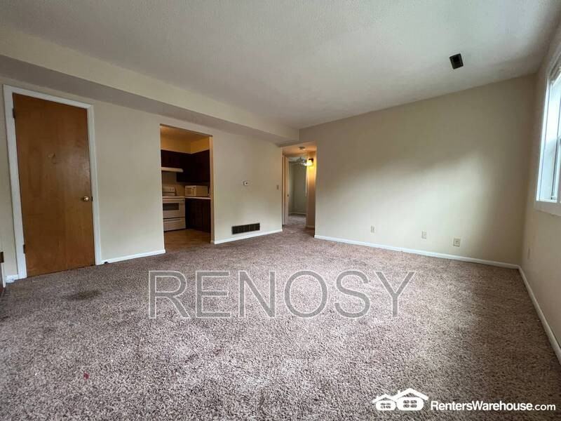 303 S Madison St #12 - Photo 4 of 13