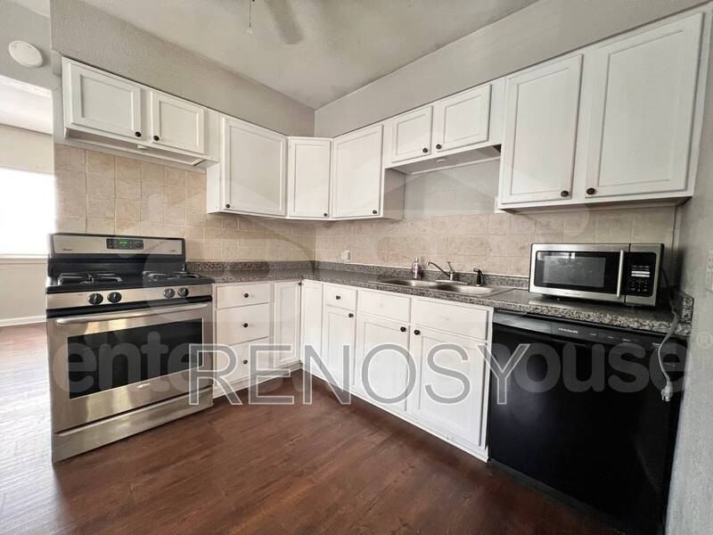 2717 College Ave - Photo 4 of 16