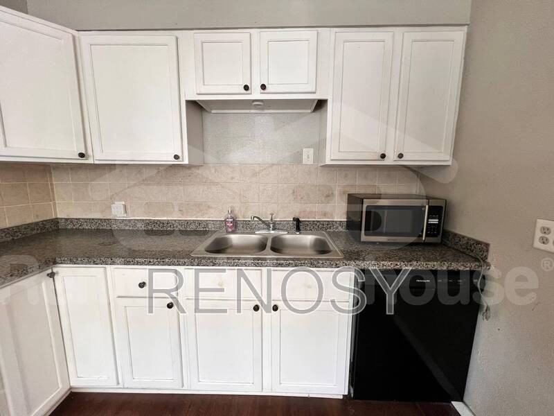 2717 College Ave - Photo 7 of 16