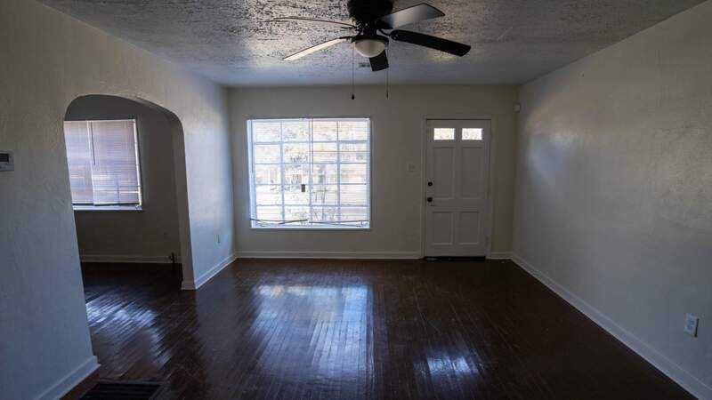 433 Lawrence Rd - Photo 3 of 11