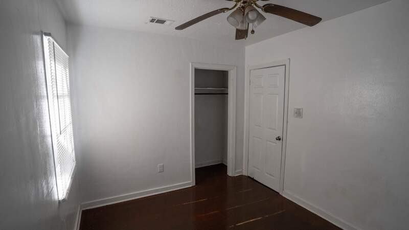 433 Lawrence Rd - Photo 6 of 11