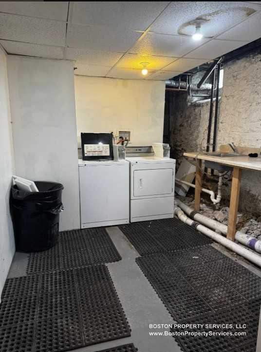821 Parker St #1 - Photo 4 of 6