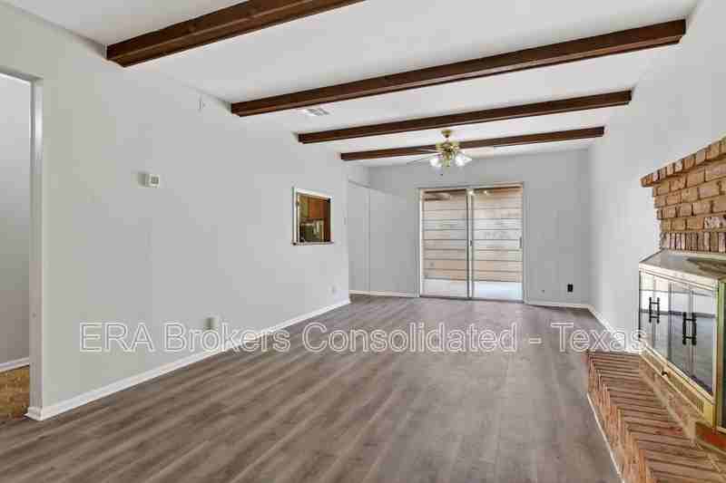14301 Brook Hollow Blvd - Photo 3 of 22