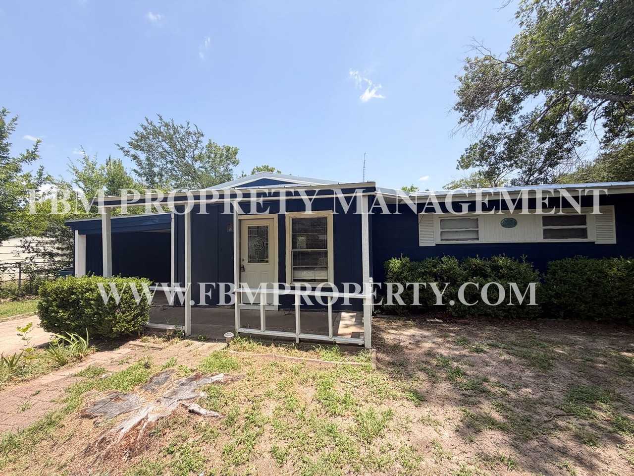 3015 Winfield Dr - Photo 2 of 21