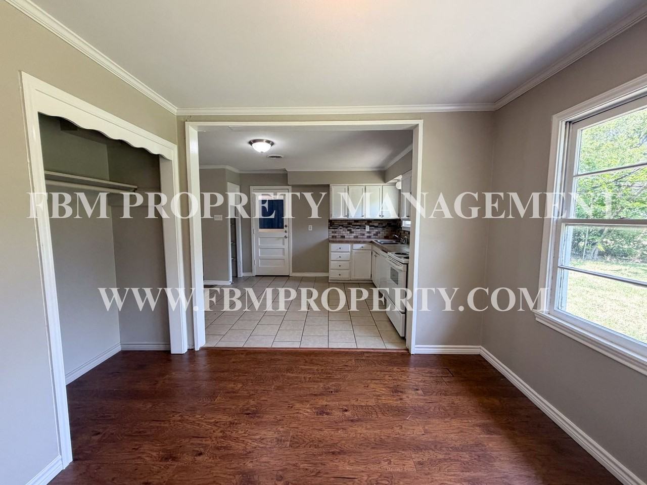 3015 Winfield Dr - Photo 7 of 21