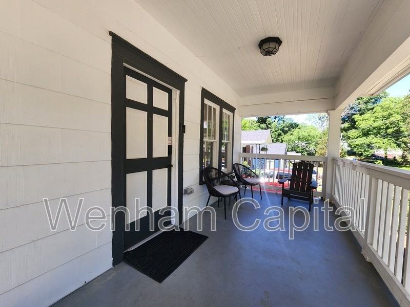 1116 Montreat Ave Sw - Photo 4 of 20