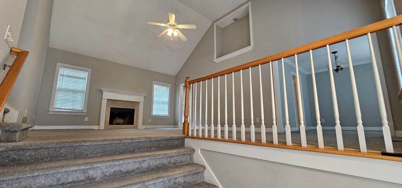 512 Earnest Ln - Photo 4 of 8