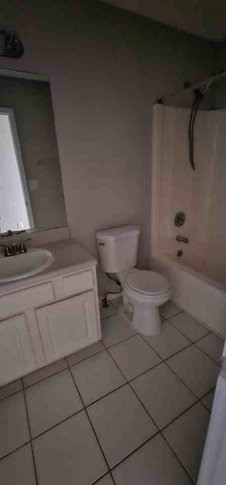 512 Earnest Ln - Photo 7 of 8