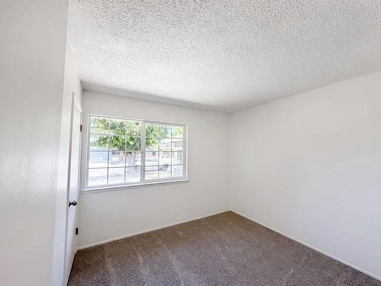 7007 Ursa Parkway - Photo 6 of 11