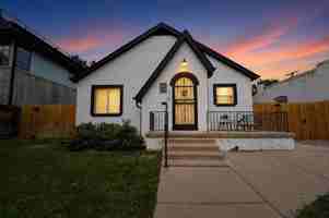 featured image of 2615 W Caithness Pl