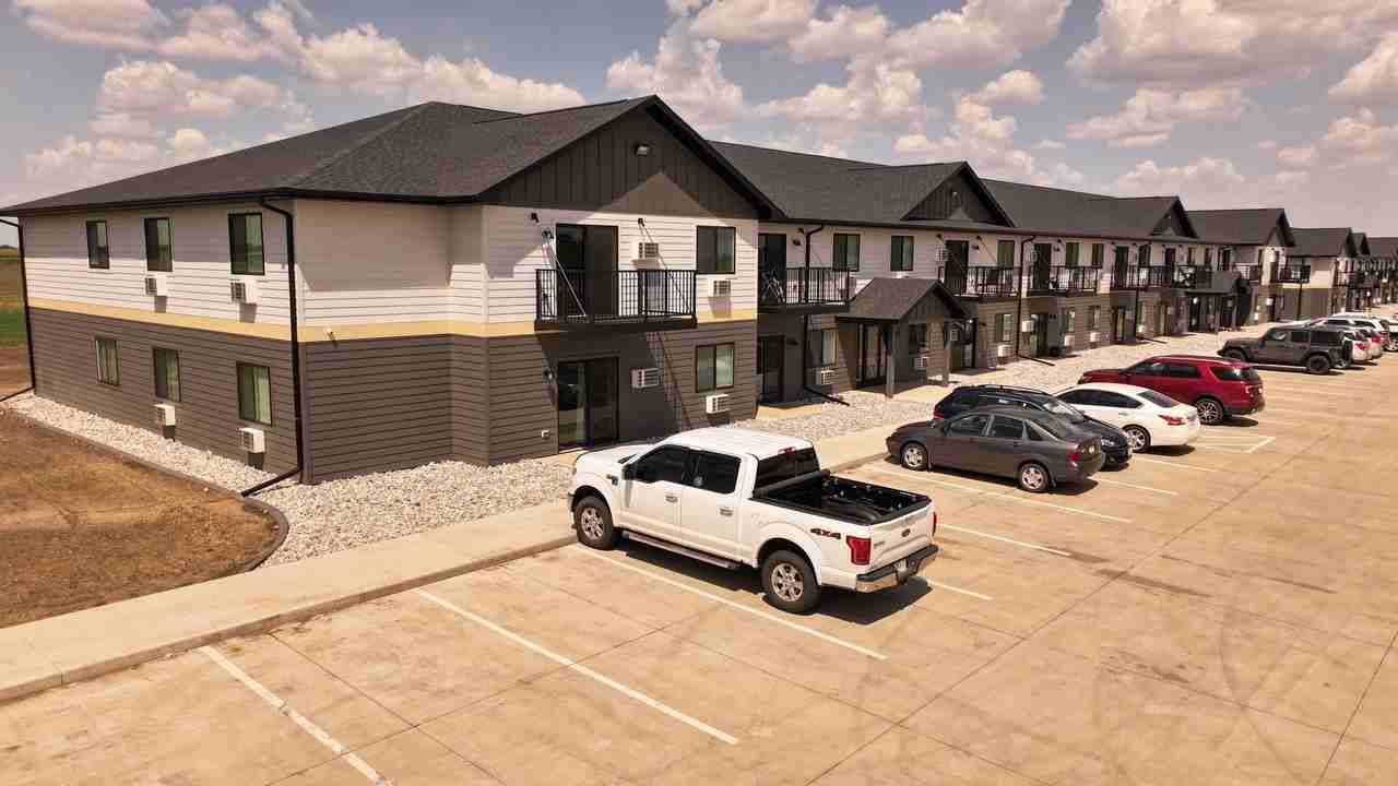 Sioux Center 64 - Photo 2 of 20