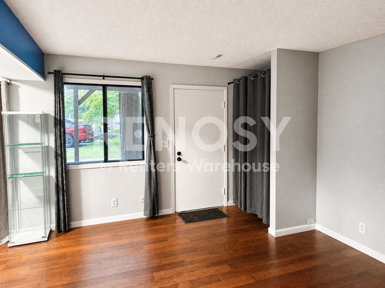 2775 Upland Ct - Photo 3 of 15