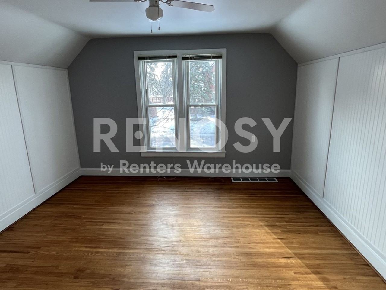 745 21st St - Photo 5 of 50