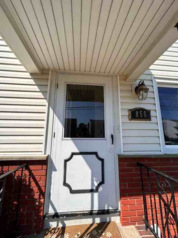 856 Hobson St - Photo 3 of 17