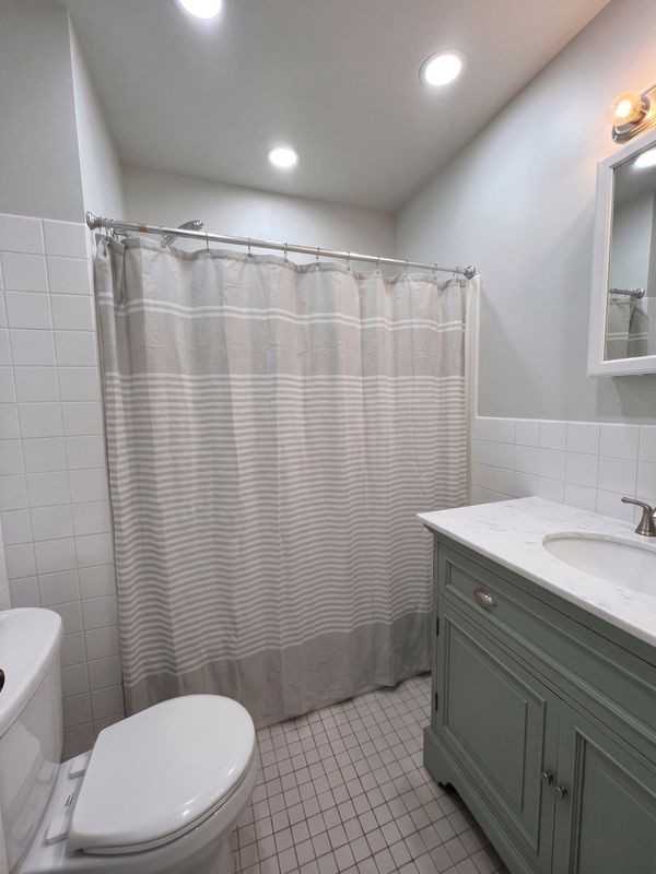 154 Oldfield Ave ##B - Photo 4 of 6