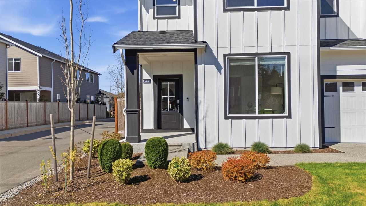 4211 208th Pl Se - Photo 4 of 50