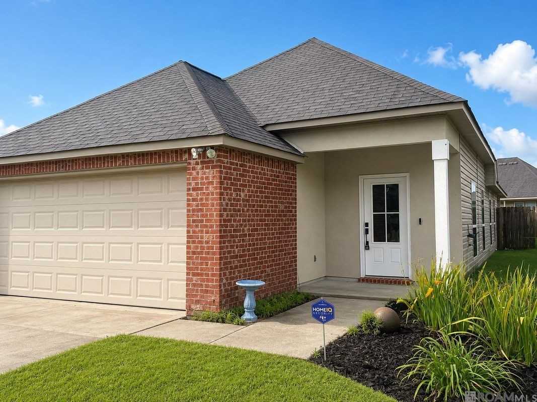 15484 Oakstone Dr - Photo 2 of 17