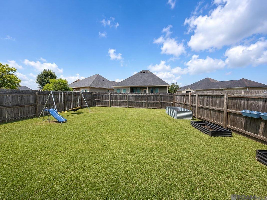 15484 Oakstone Dr - Photo 4 of 17