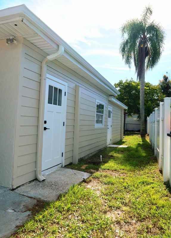 2709 Arc Dr - Photo 2 of 3