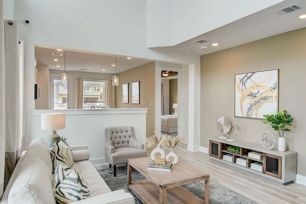 2027 Cora Ivy Ln - Photo 6 of 21