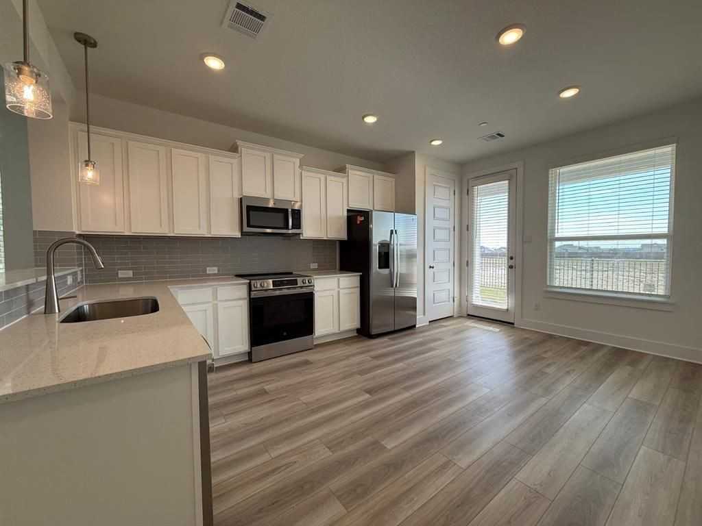 2027 Cora Ivy Ln - Photo 7 of 21