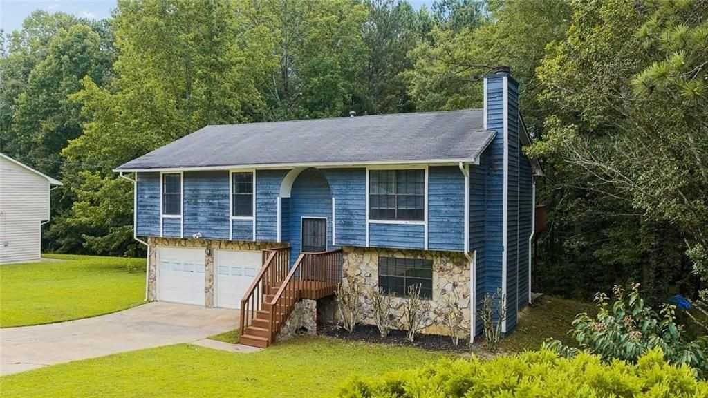 7055 Hania Dr - Photo 4 of 35