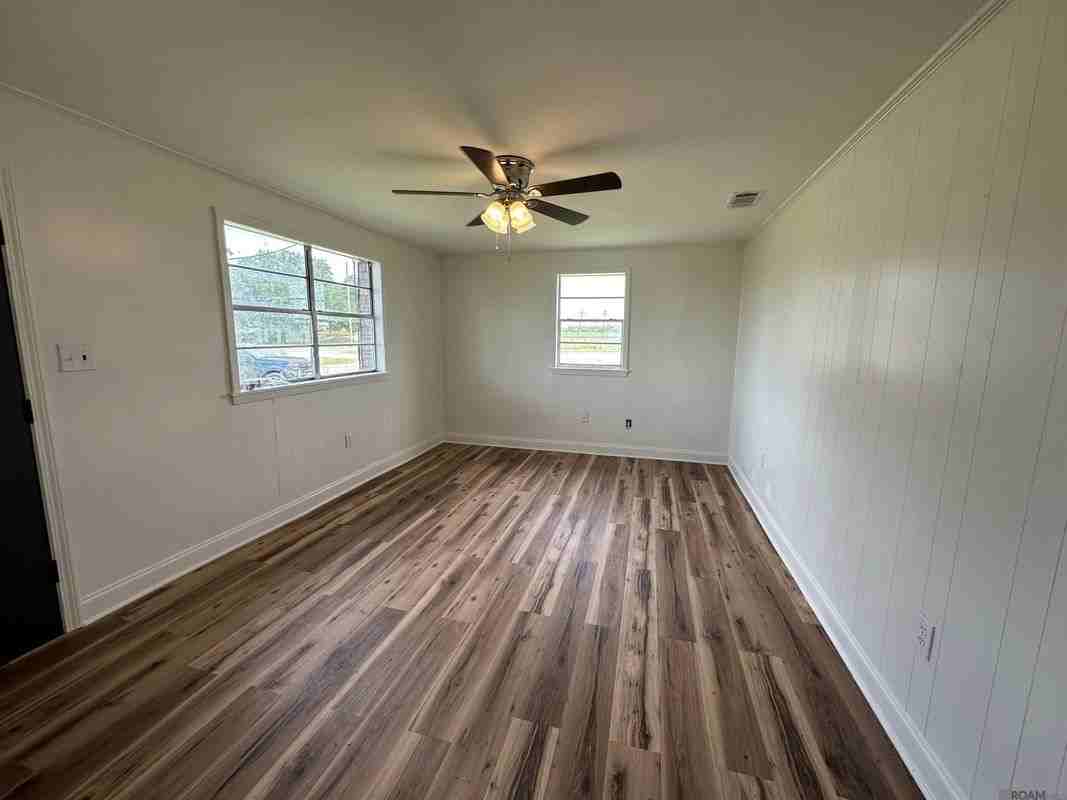 1814 Plantation Ave - Photo 5 of 9