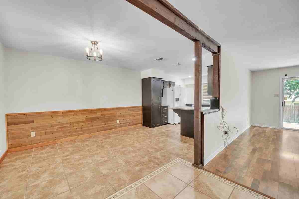 613 Manning Dr - Photo 2 of 21