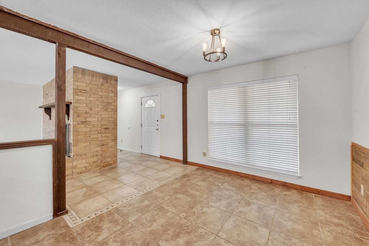 613 Manning Dr - Photo 3 of 21