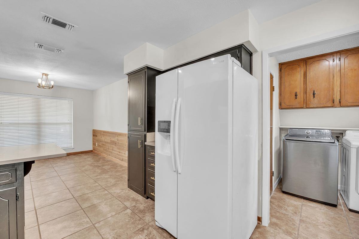 613 Manning Dr - Photo 6 of 21