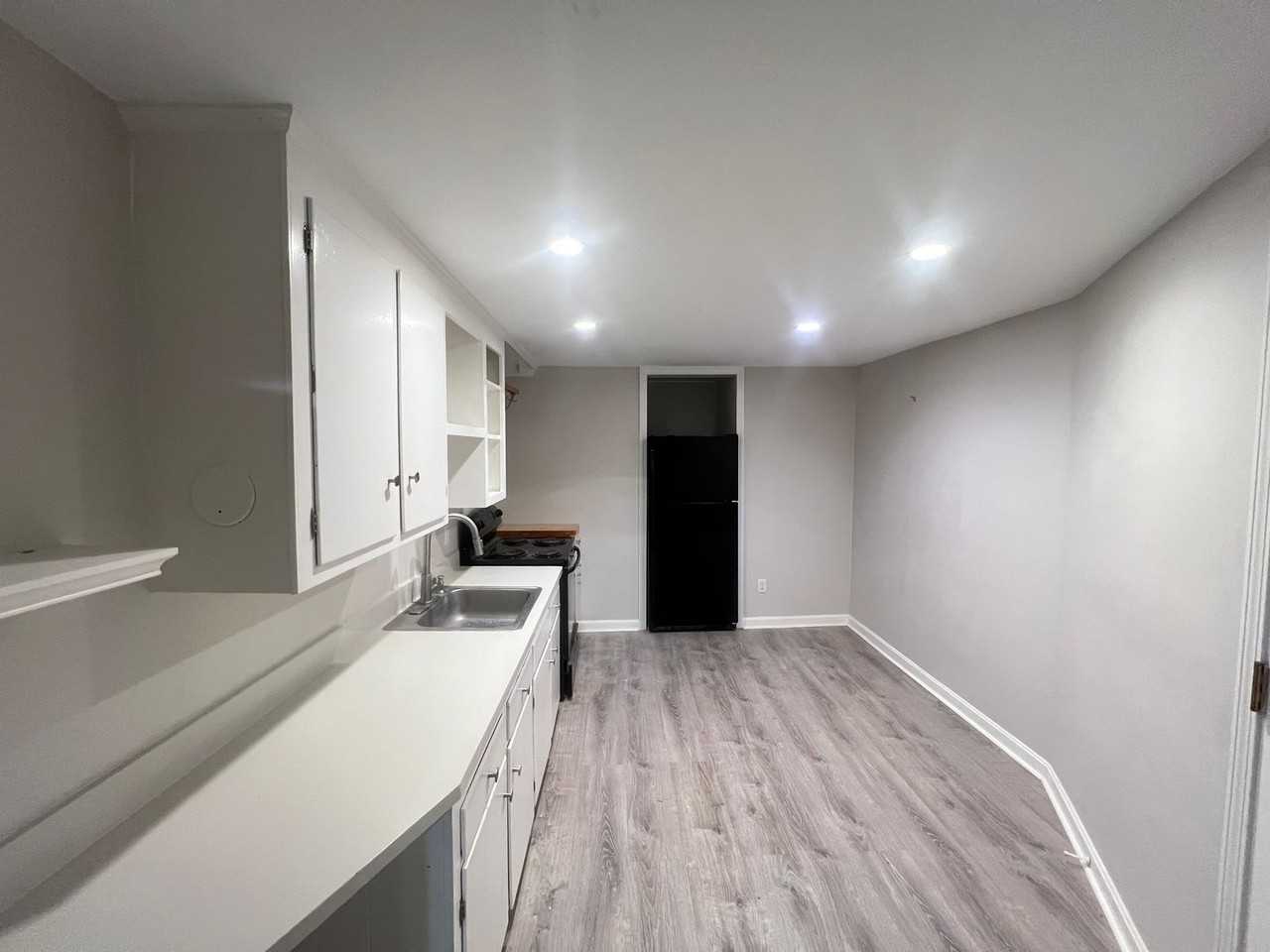 172 Chestnut St - Photo 4 of 33