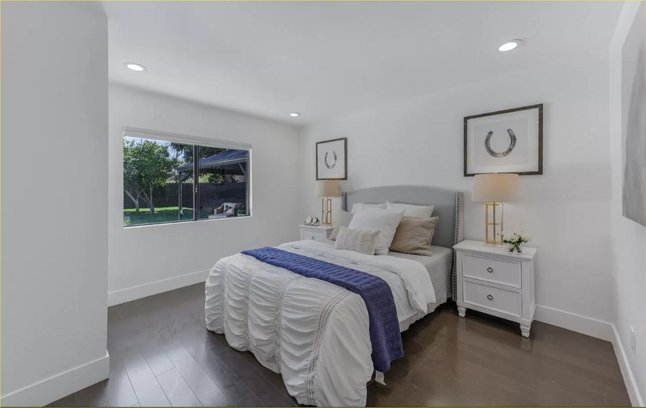 1368 Sevier Ave - Photo 4 of 25