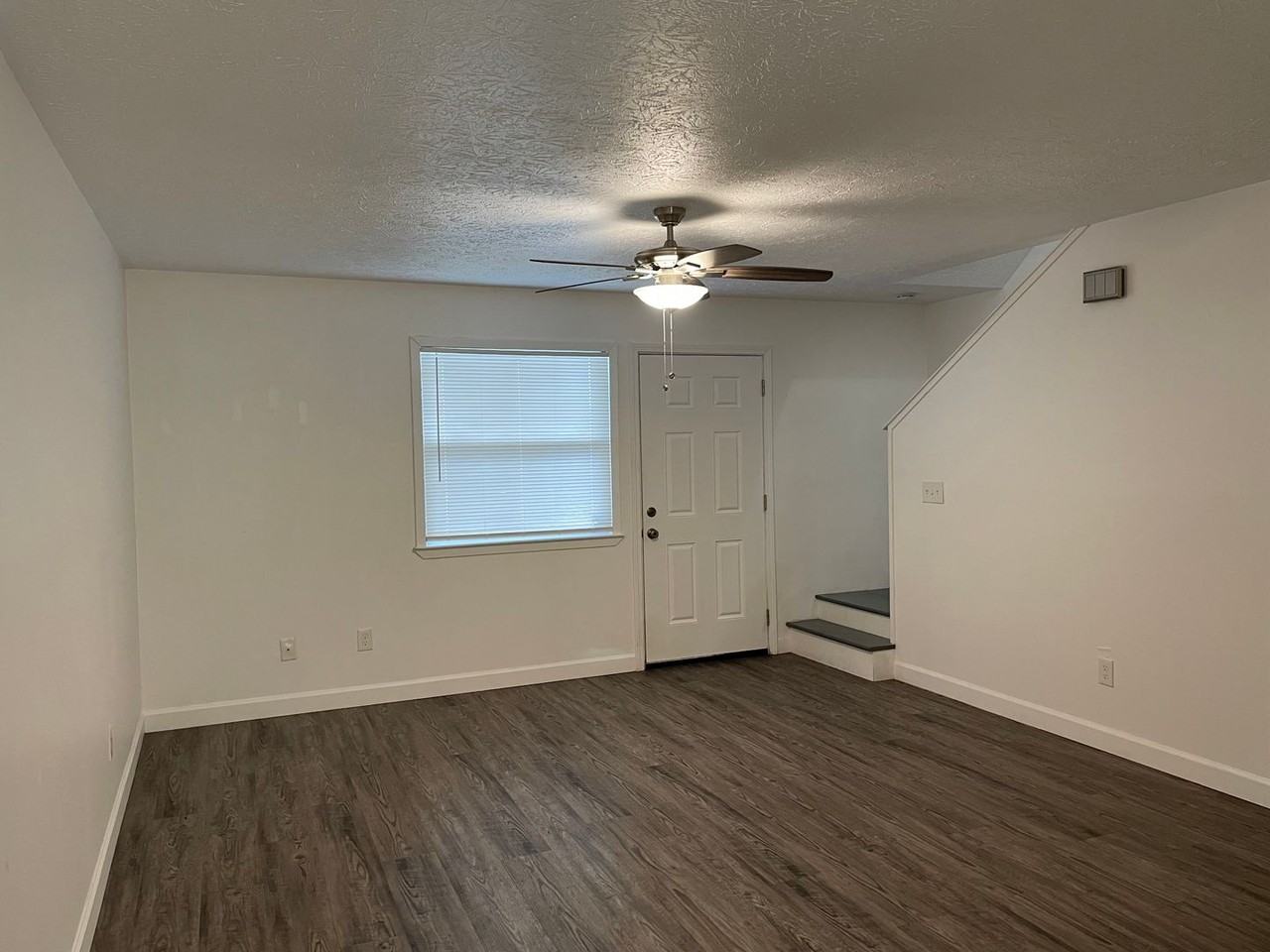 2708 E 17th St - Photo 4 of 13