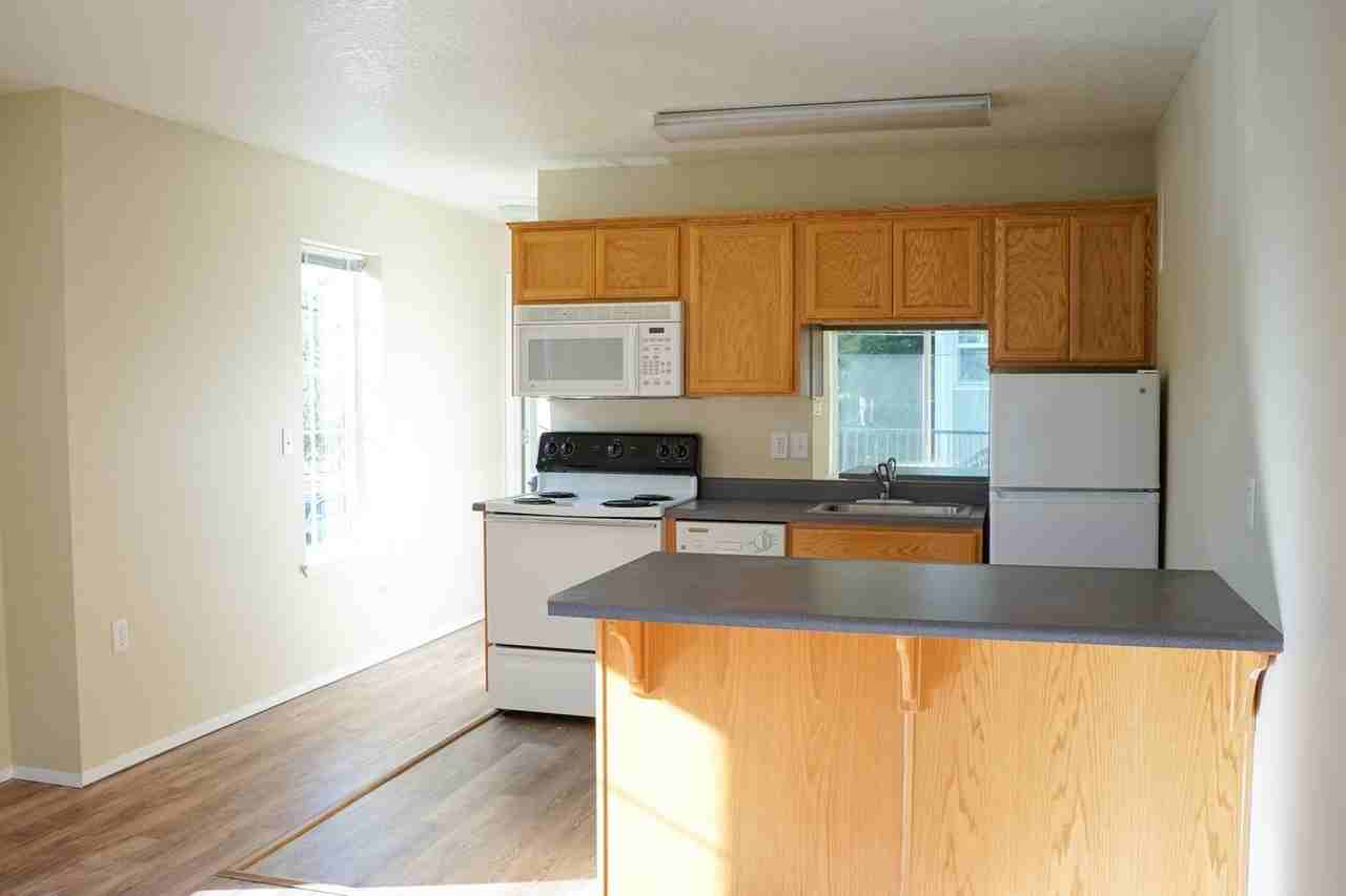 8635 N Leonard St #7 - Photo 3 of 9